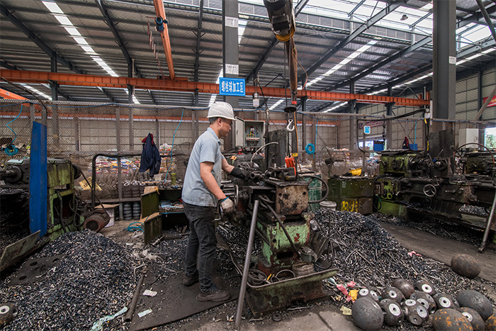 浏阳网架配件-螺栓球加工车间